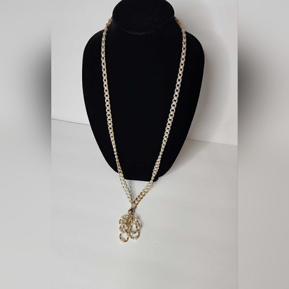 5/$25 Vintage faux ivory pearl necklace